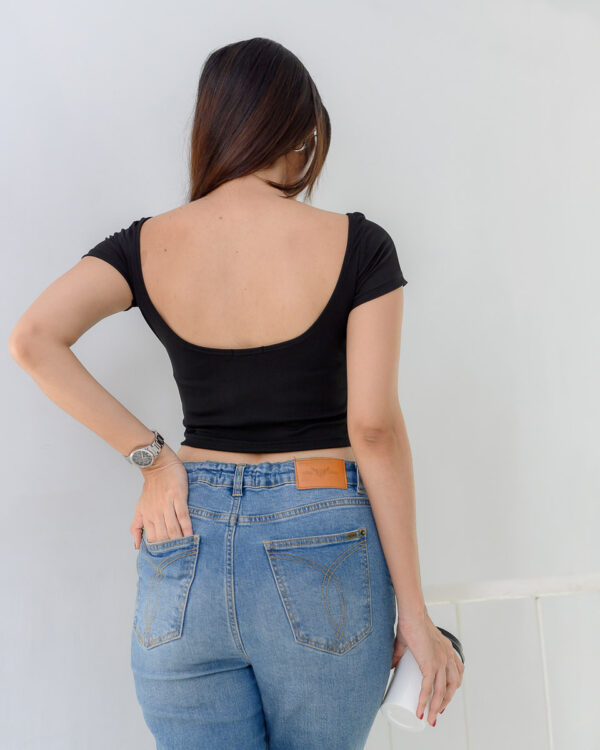 LUXE SHORT-SLEEVE CUTOUT BACK TSHIRT - Black - Image 3