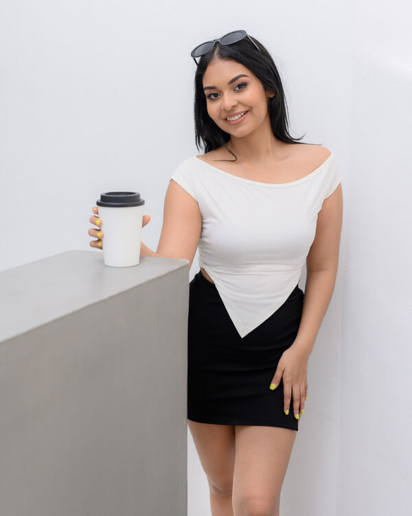 LUXE SOLID SIDE V HEM ASYMMETRICAL NECKLINE TSHIRT - White