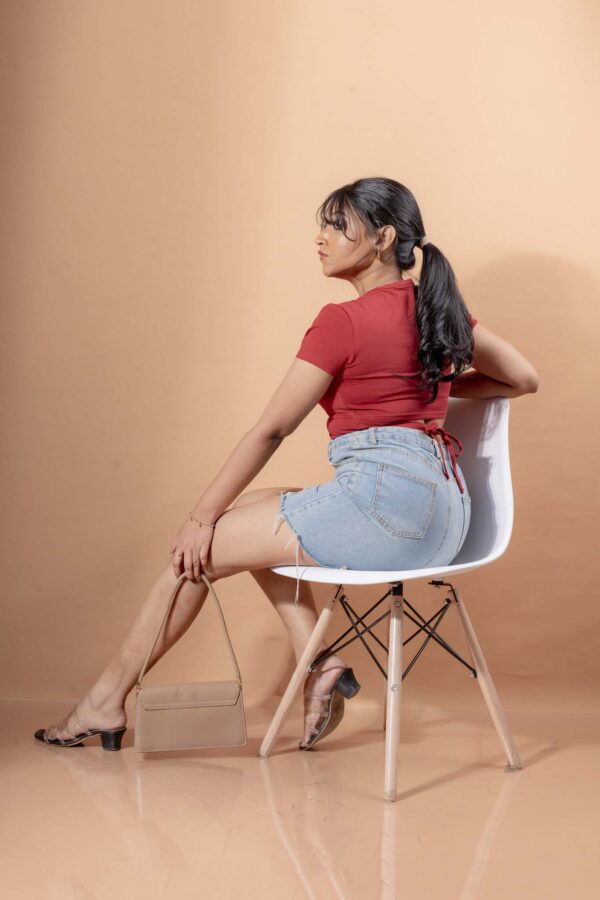 DOWNTOWN SHORT SLEEVE TIE BACK CROP TOP - MAROON RED - Image 4