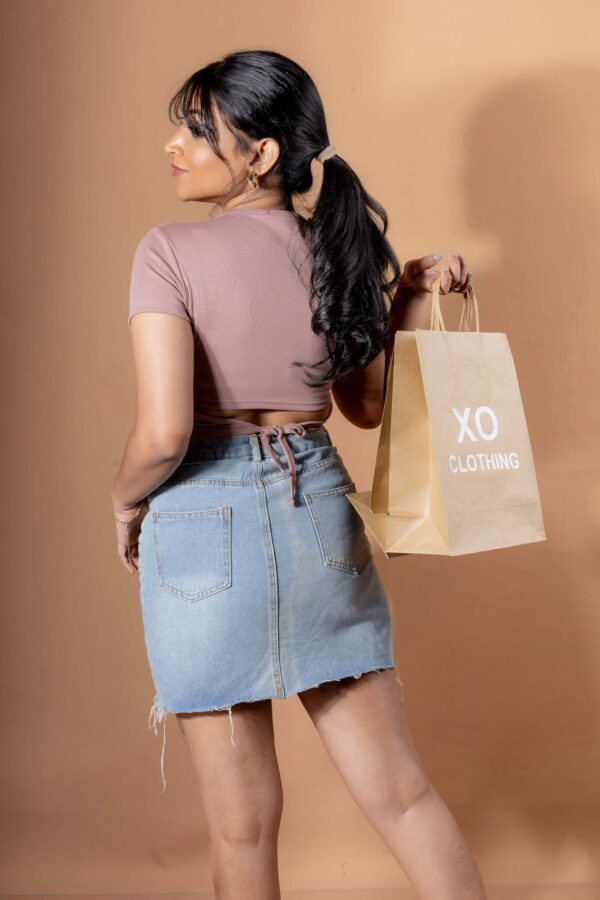 DOWNTOWN SHORT SLEEVE TIE BACK CROP TOP - DUSTY ROSE PINK - Image 5