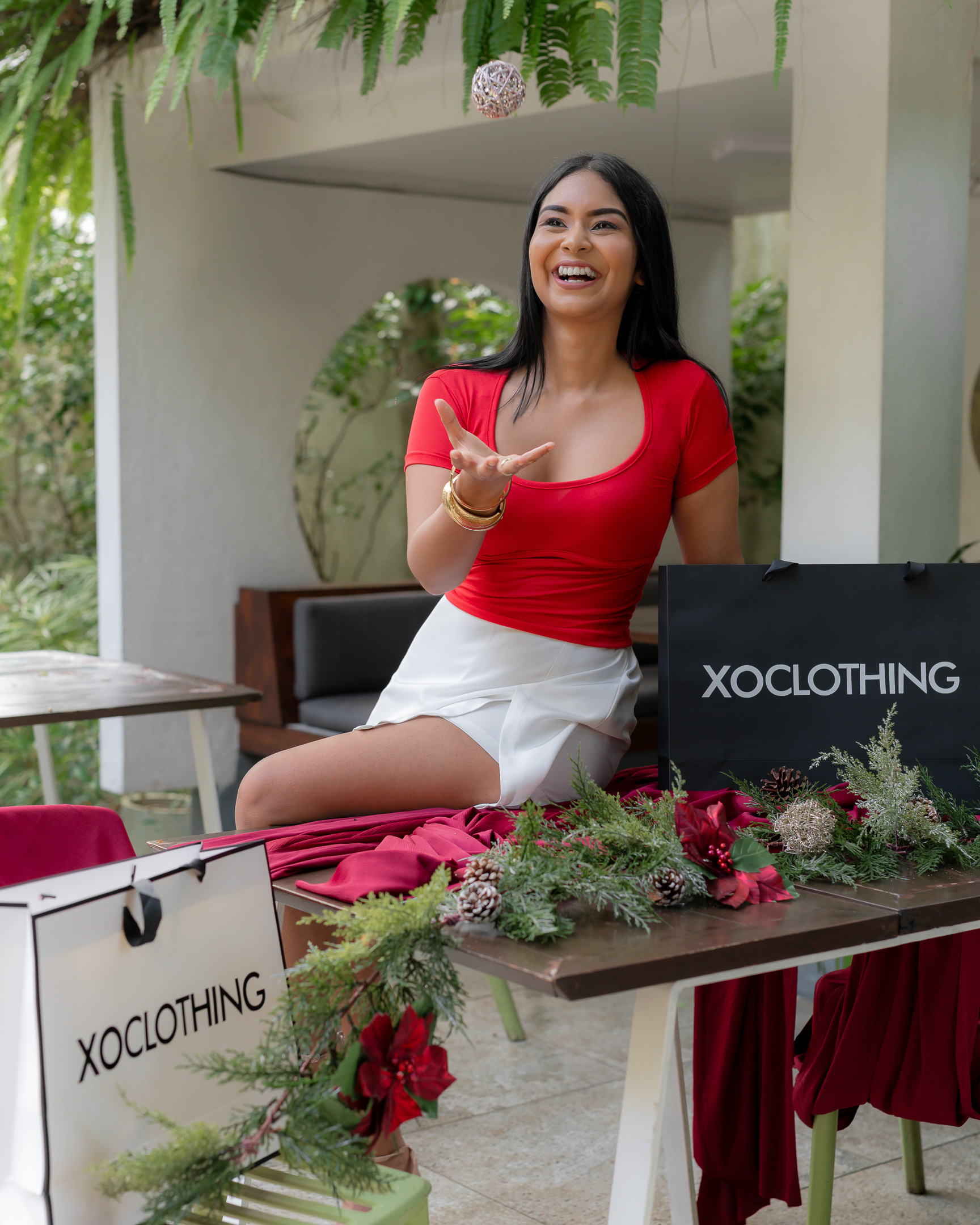 BUST DETAILS HALTER NECK CROP TEE - Image 4